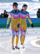20040175